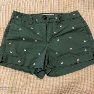 Daisy print shorts🌼